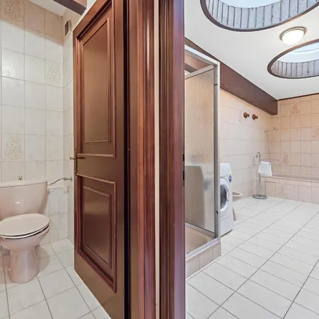 Wellness Near Vienna - Pool, Sauna & Whirlpool