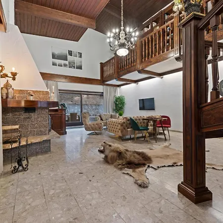 Vakantiehuis Wellness Near Vienna - Pool, Sauna & Whirlpool