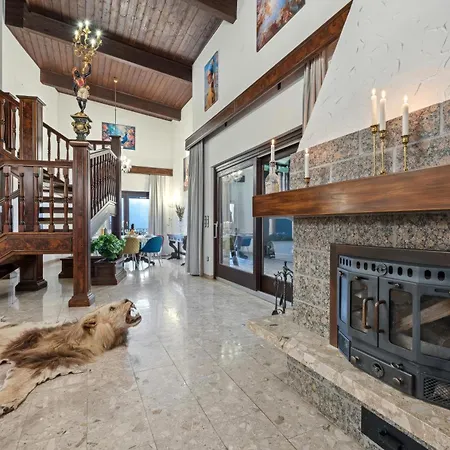 Vakantiehuis Wellness Near Vienna - Pool, Sauna & Whirlpool